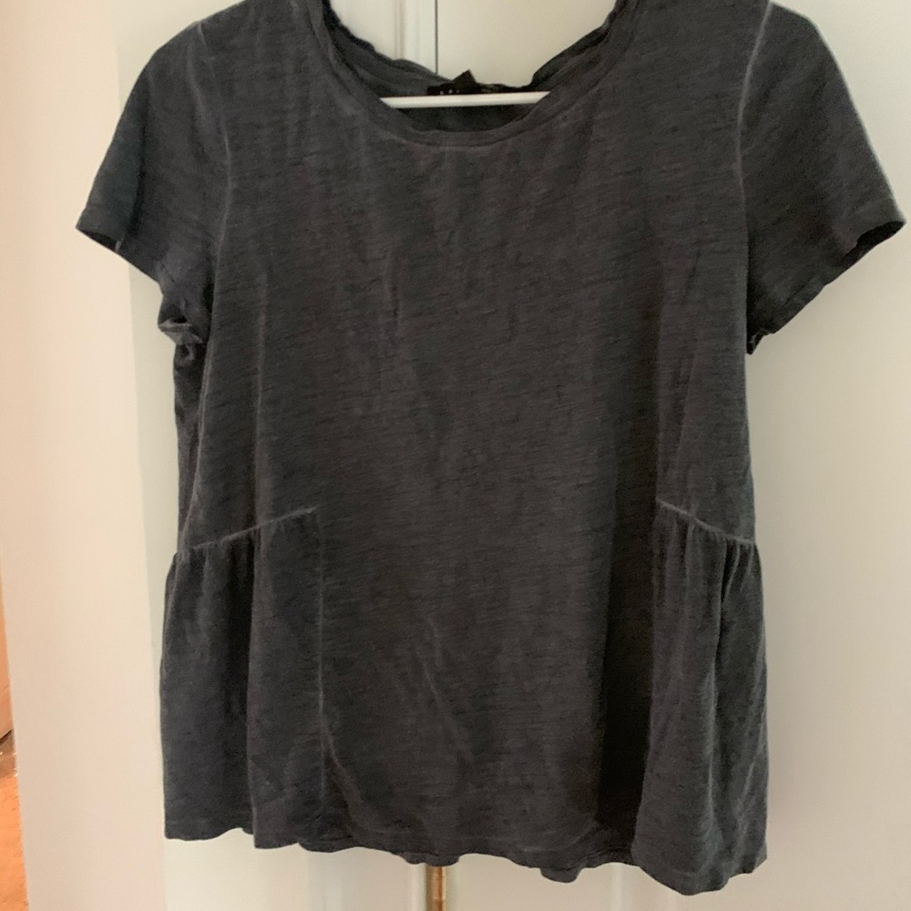 gray shirt